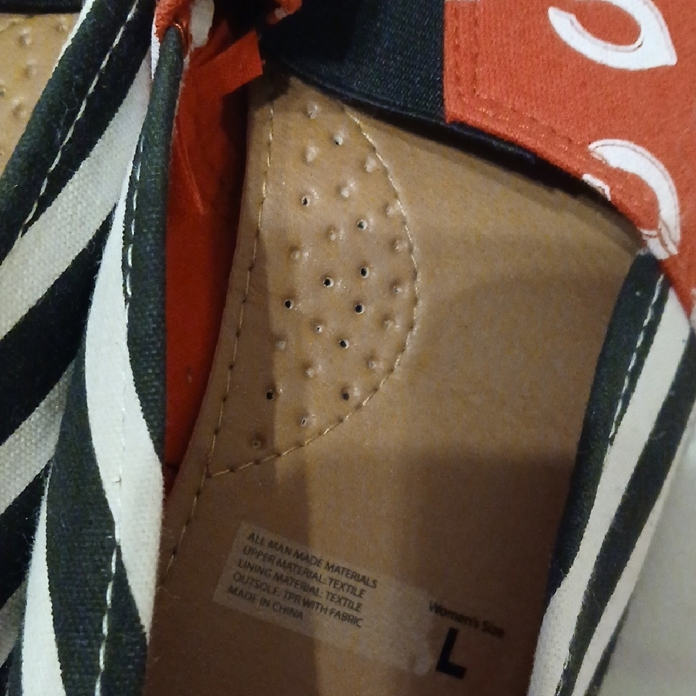 Red Patterned Women's Shoes - Picture 2 of 5